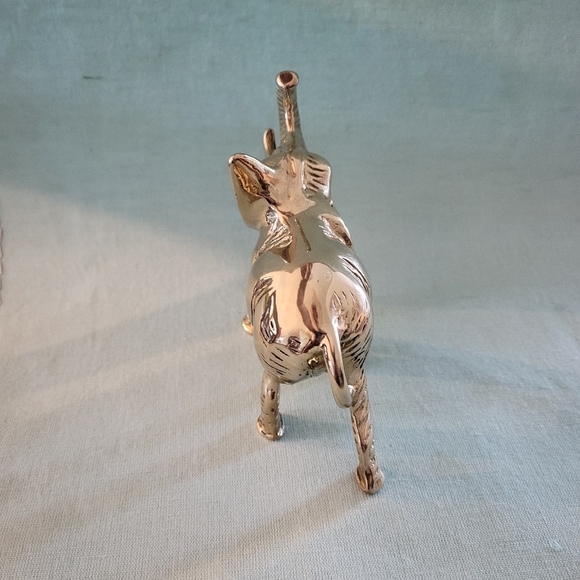 VINTAGE SOLID BRASS ELEPHANT FIGURINE IN EXCELLENT CONDITION. - Picture 4 of 7